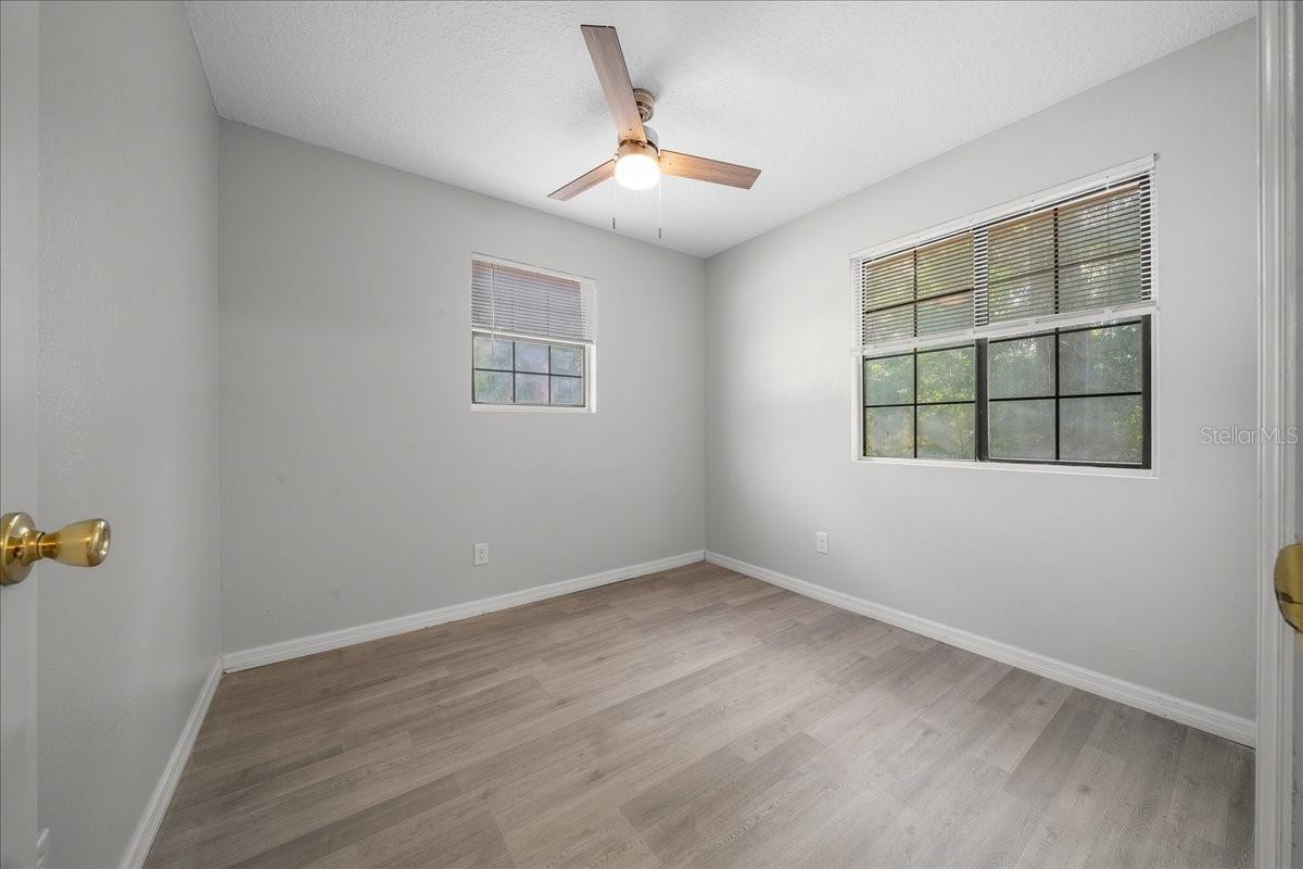 4103 HOLLY HL, LADY LAKE, FL, 32159