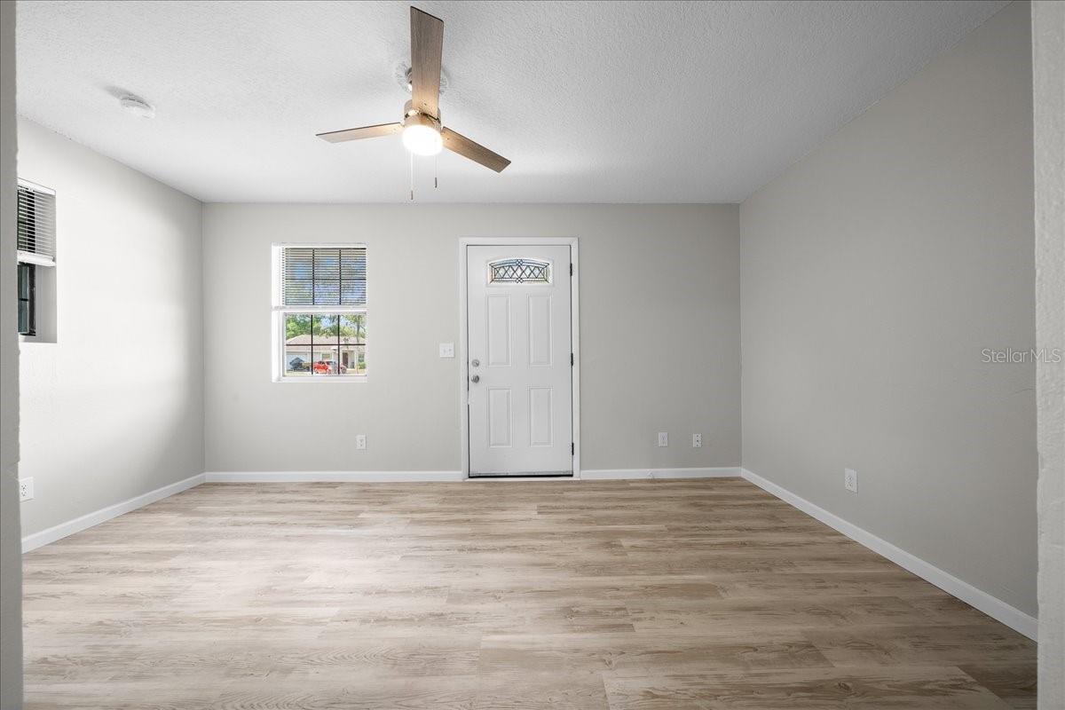 4103 HOLLY HL, LADY LAKE, FL, 32159