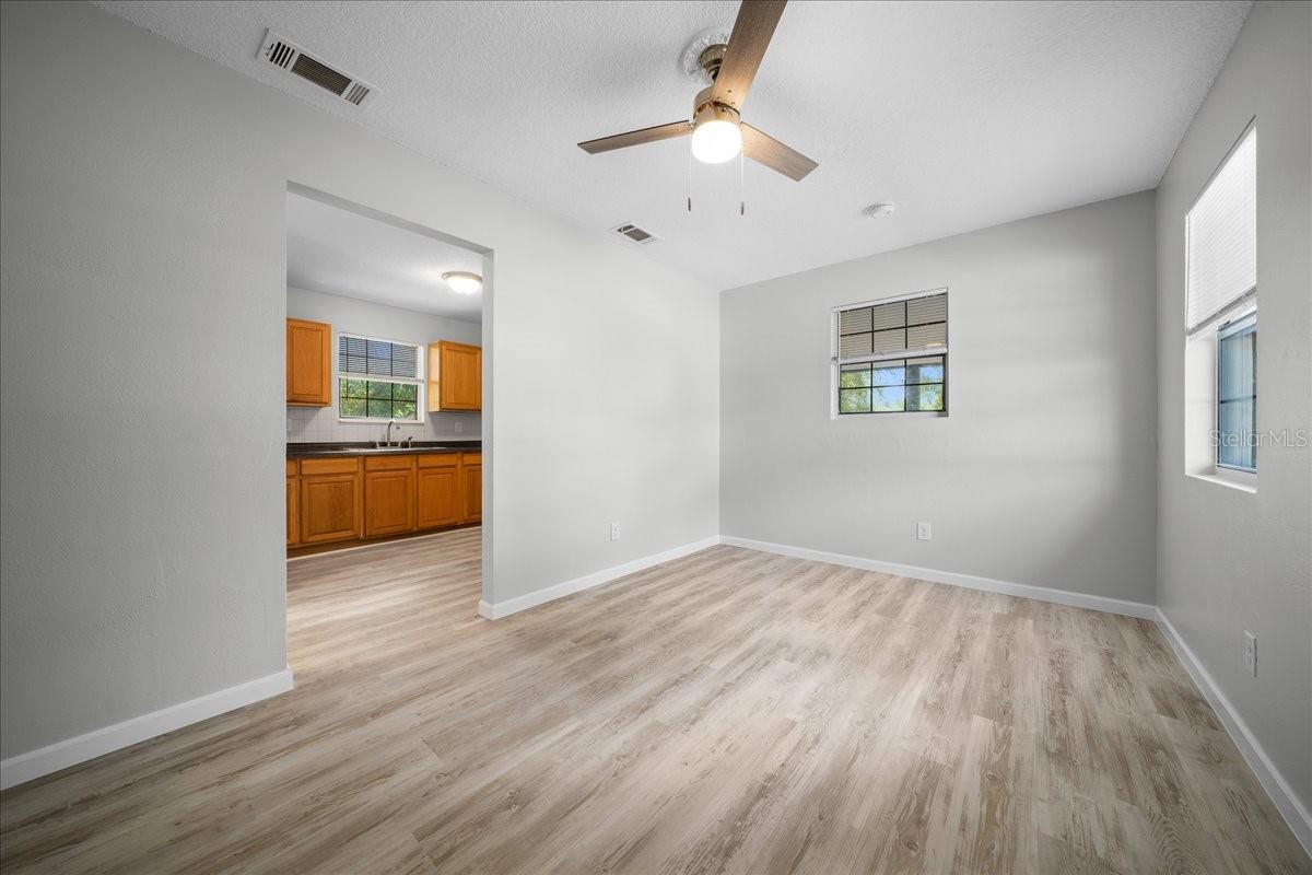 4103 HOLLY HL, LADY LAKE, FL, 32159