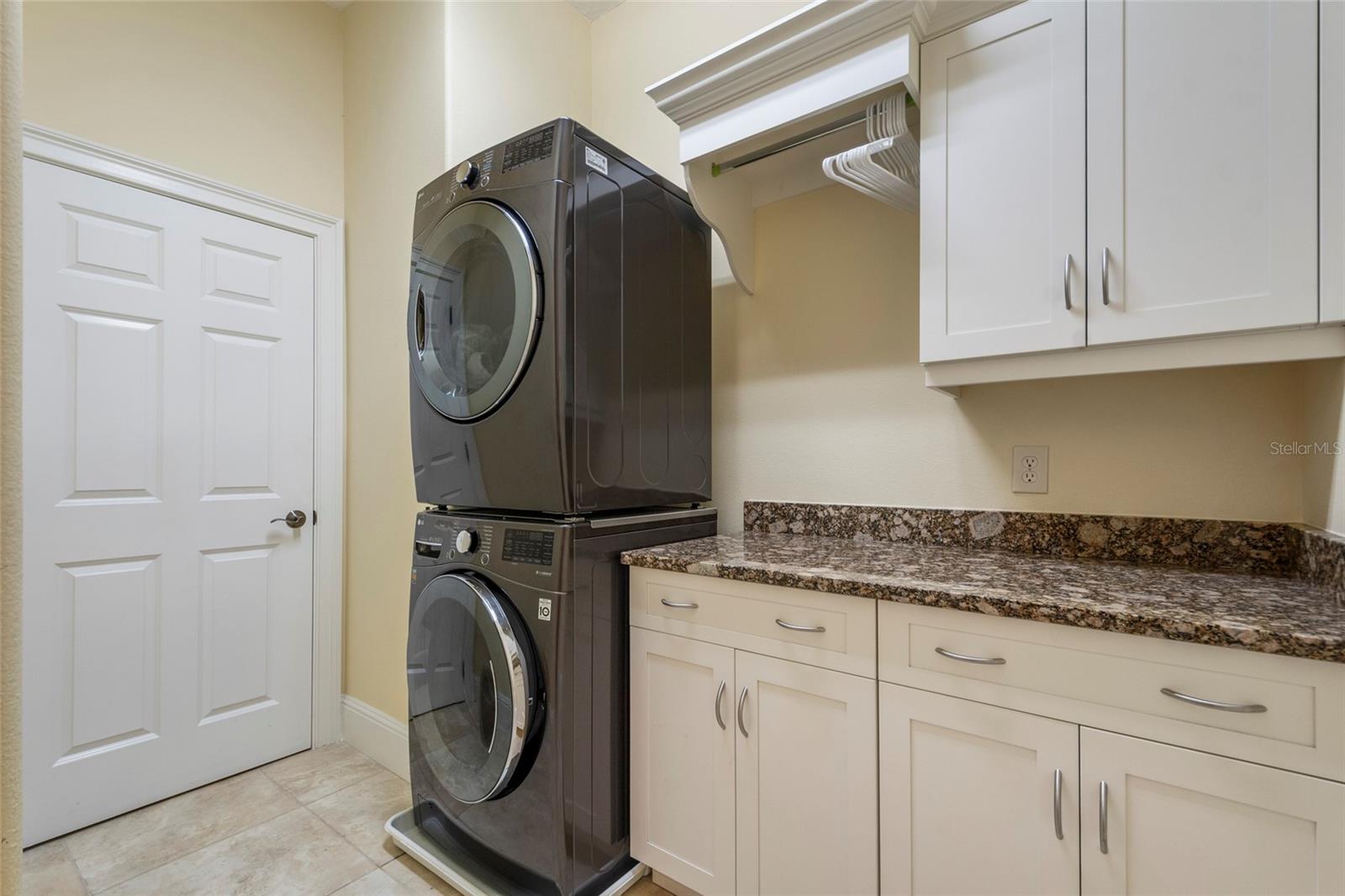 8340 LAKE BURDEN CIR, WINDERMERE, FL, 34786