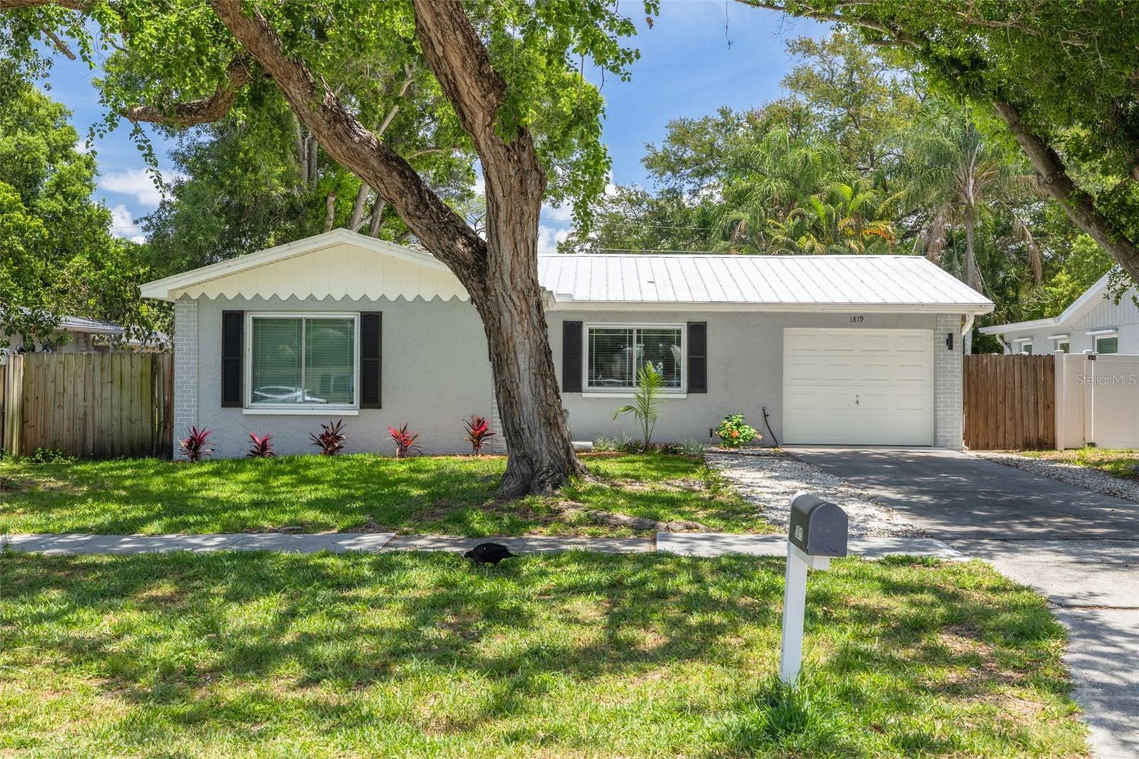 1819 WEST DR, CLEARWATER, FL, 33755