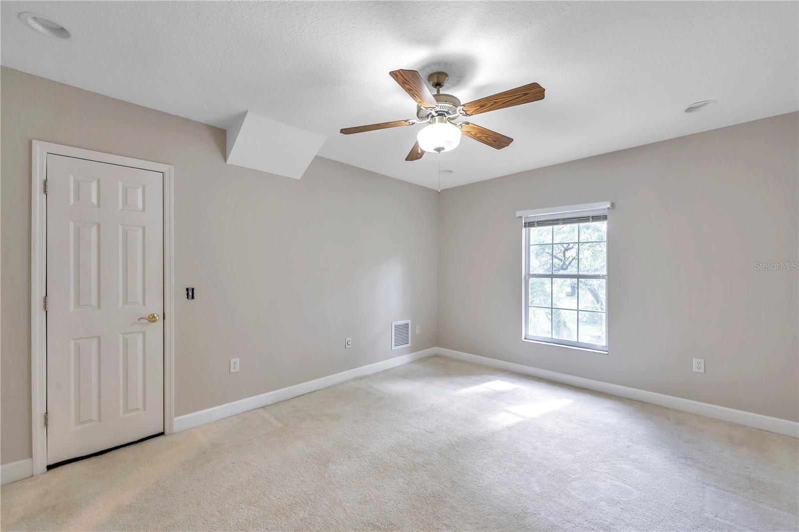 1507 W WINDHORST RD, BRANDON, FL, 33510