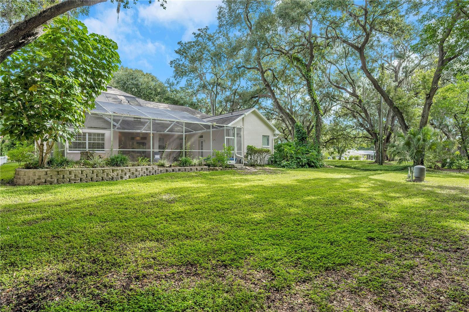 1507 W WINDHORST RD, BRANDON, FL, 33510