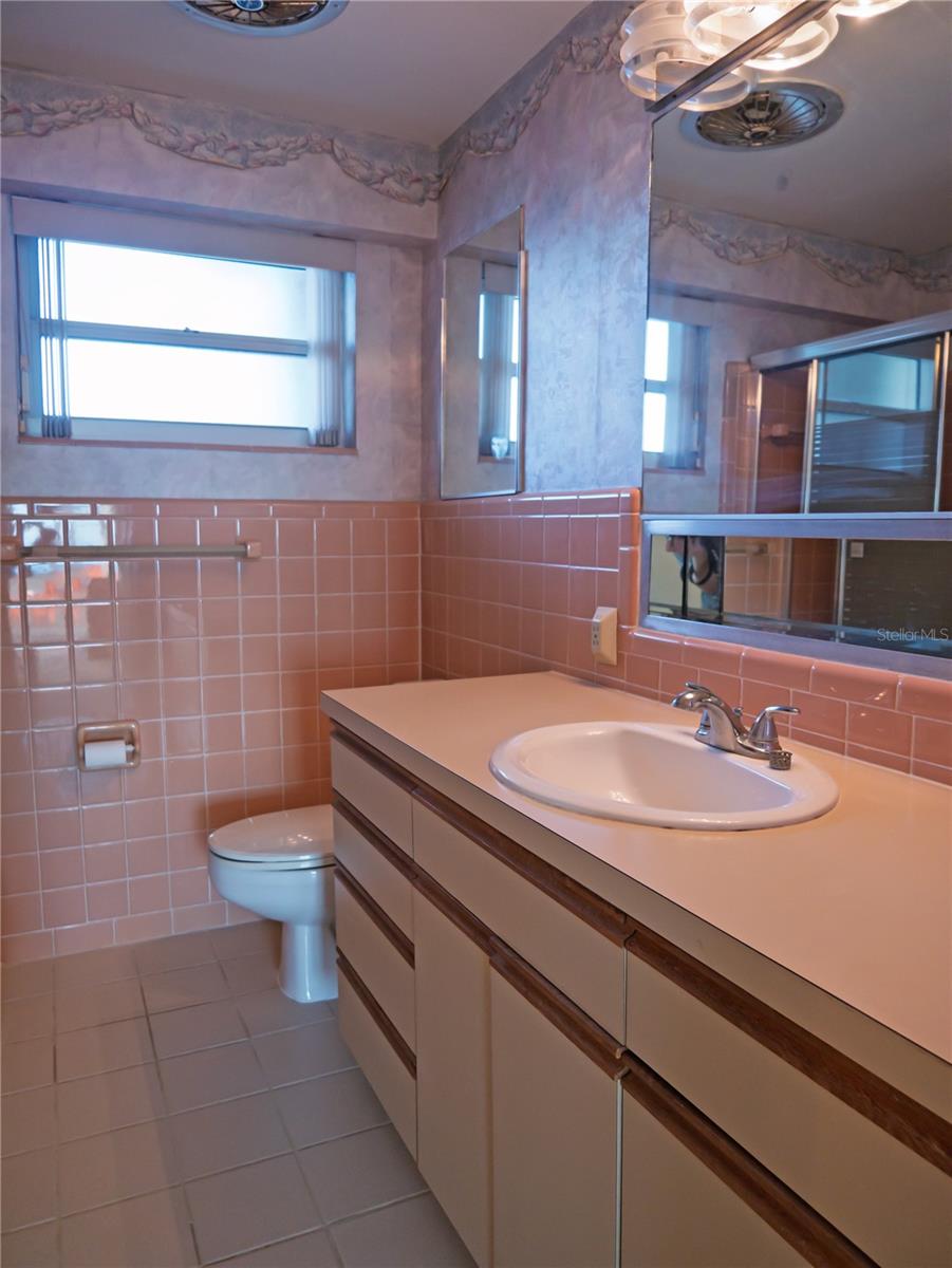 7000 BEACH PLZ #202, ST PETE BEACH, FL, 33706