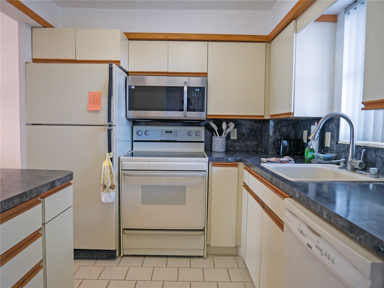 7000 BEACH PLZ #202, ST PETE BEACH, FL, 33706