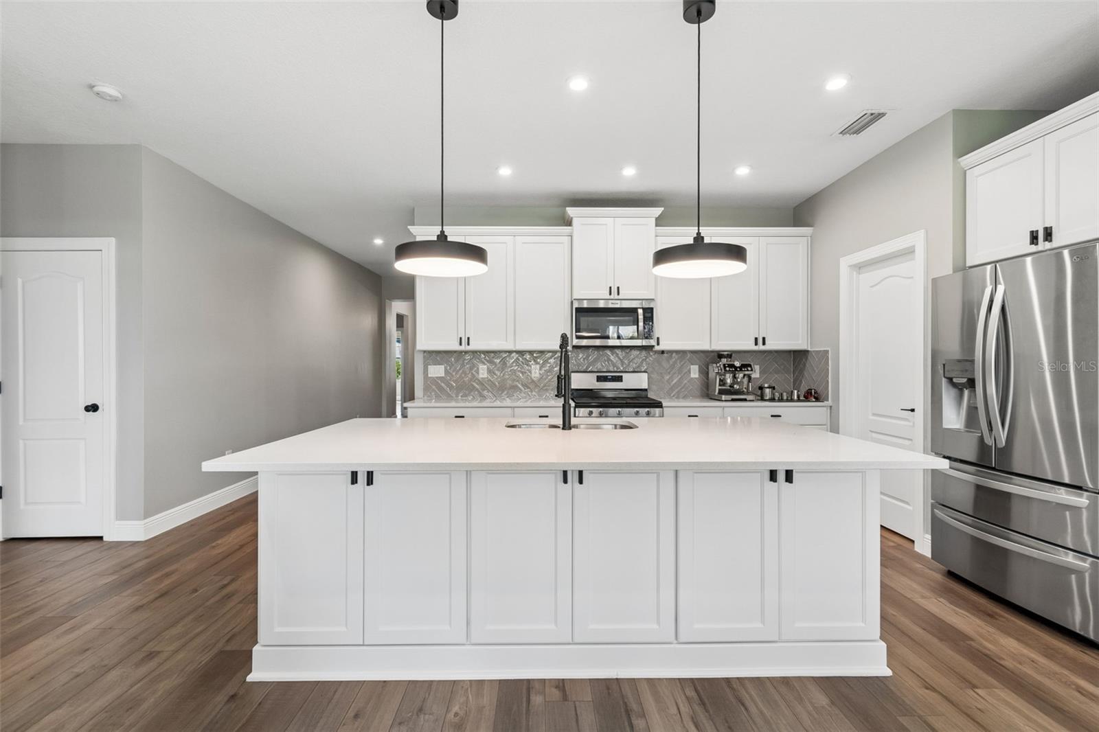 5619 SILVER SUN DR, APOLLO BEACH, FL, 33572