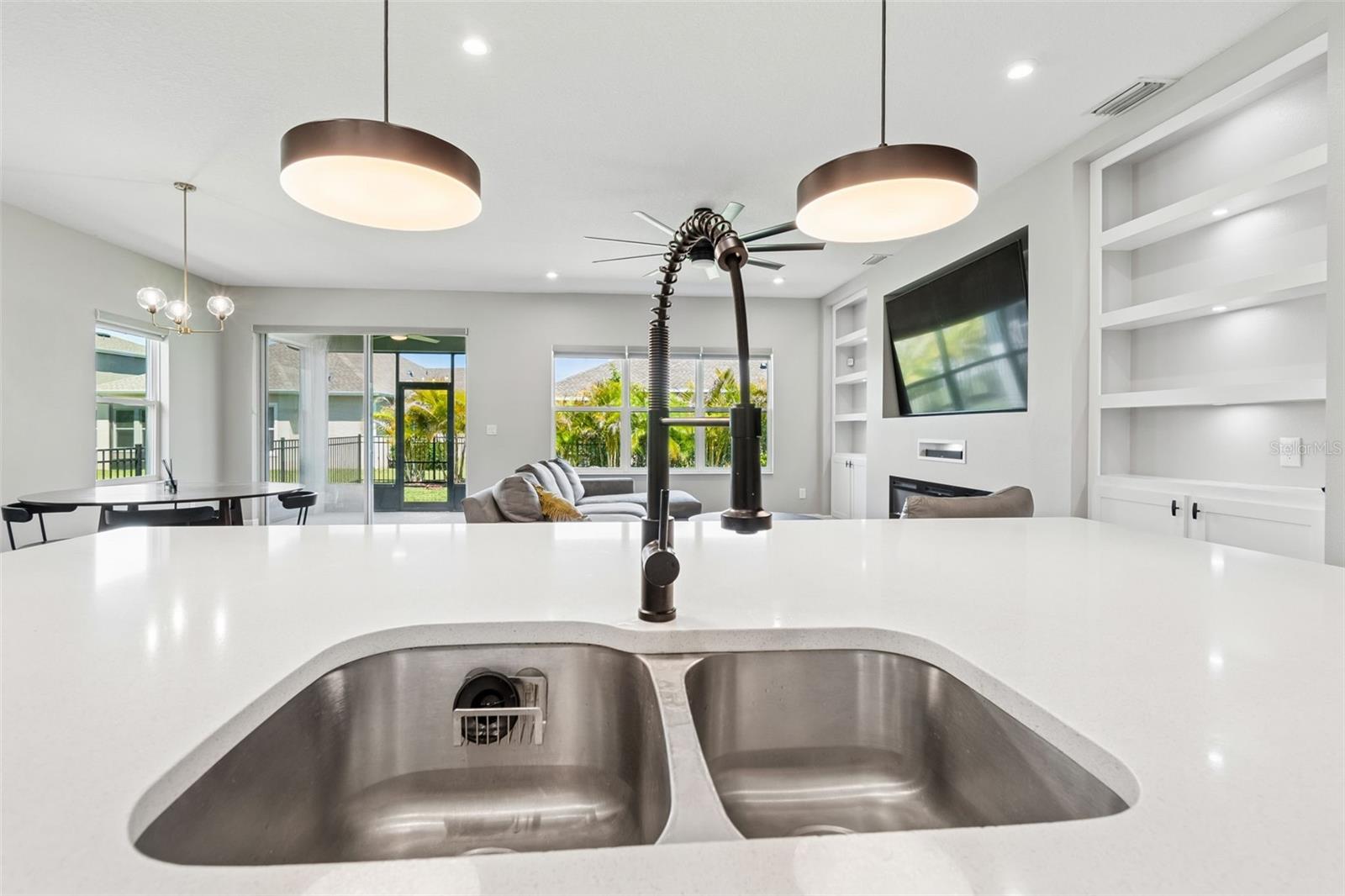5619 SILVER SUN DR, APOLLO BEACH, FL, 33572