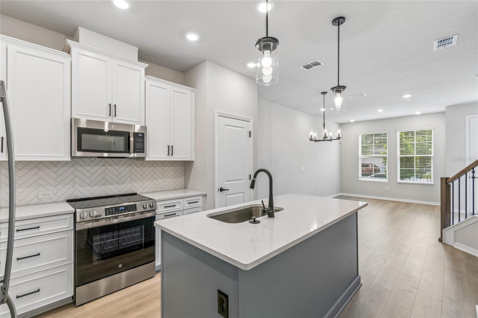 4353 ROUSH AVE, ORLANDO, FL, 32803