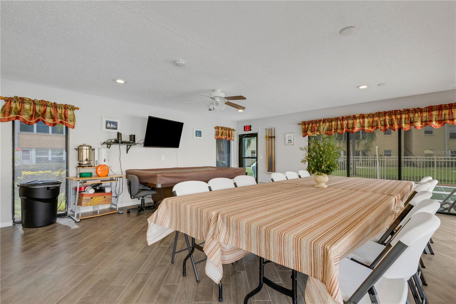 218 DOGWOOD CIR #218, SEMINOLE, FL, 33777