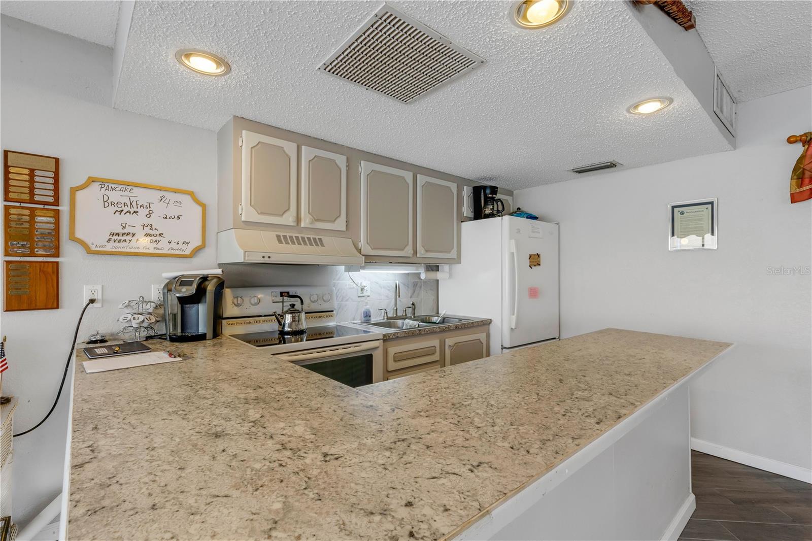 218 DOGWOOD CIR #218, SEMINOLE, FL, 33777