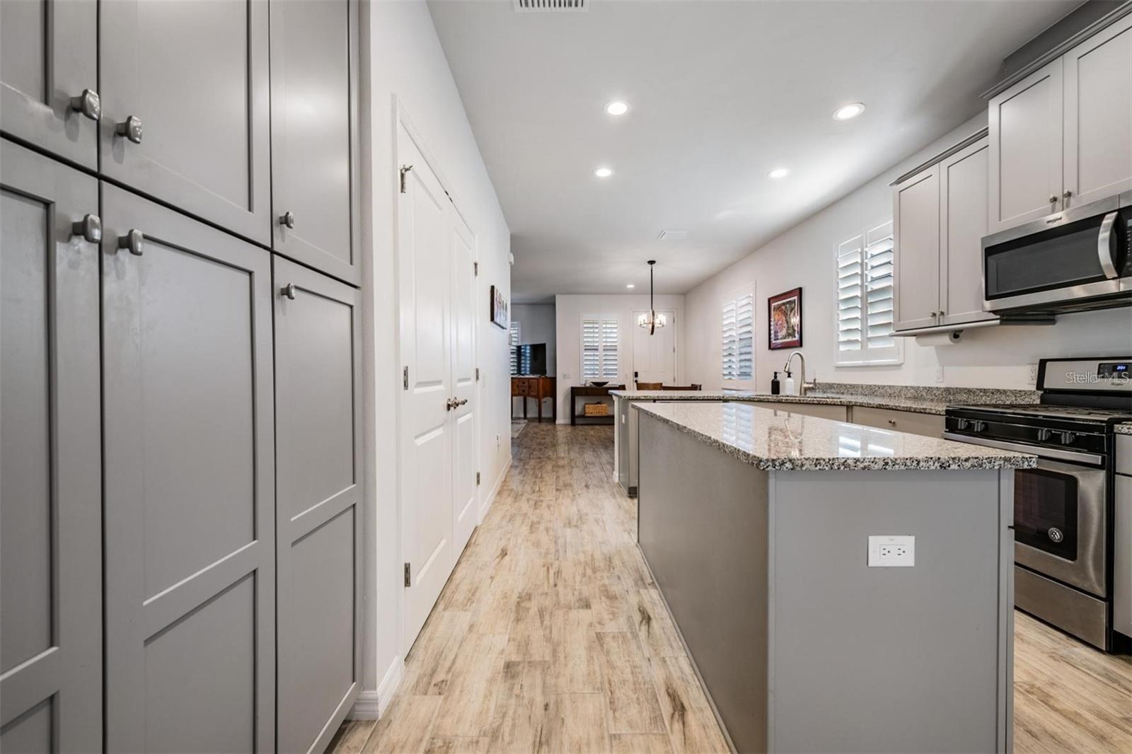 5607 HOMETOWN LN, LITHIA, FL, 33547