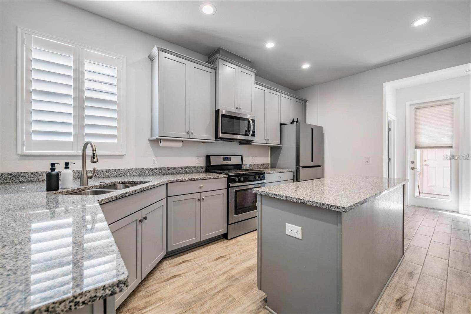 5607 HOMETOWN LN, LITHIA, FL, 33547