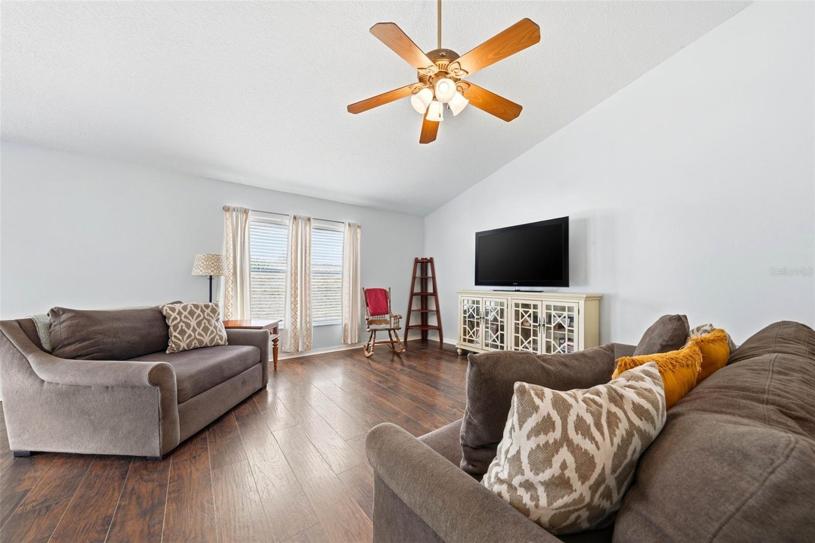 812 SHORE BREEZE WAY, MINNEOLA, FL, 34715