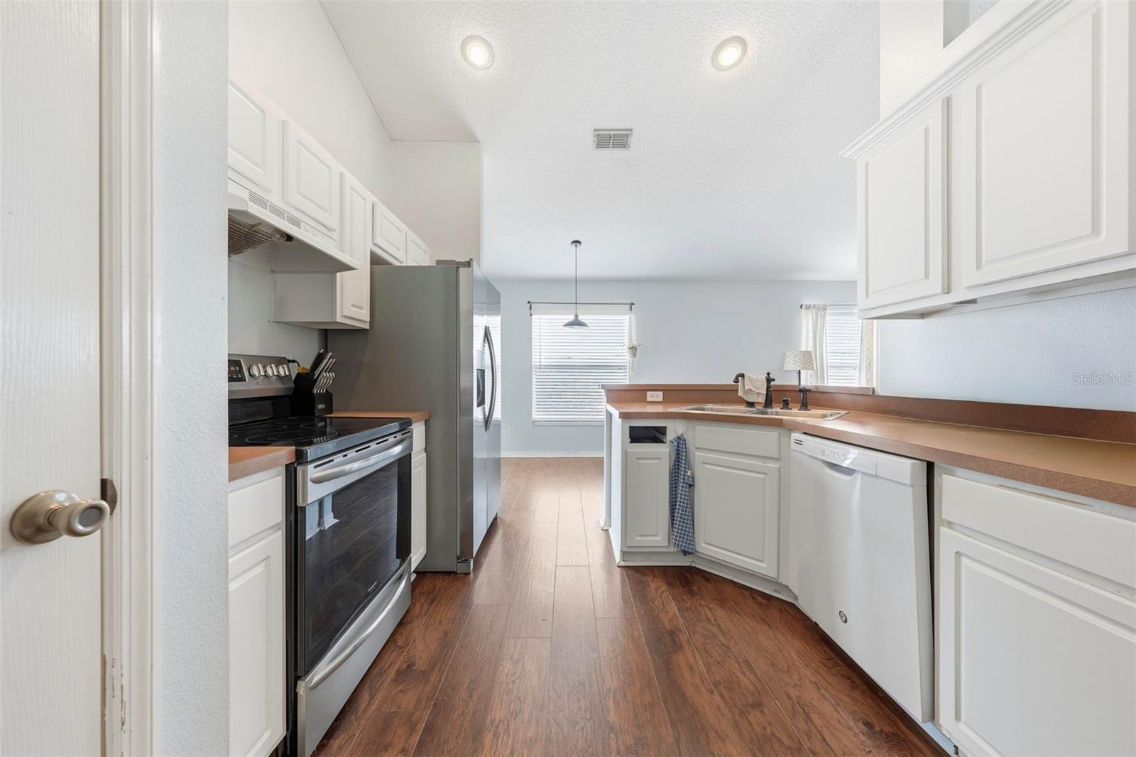 812 SHORE BREEZE WAY, MINNEOLA, FL, 34715
