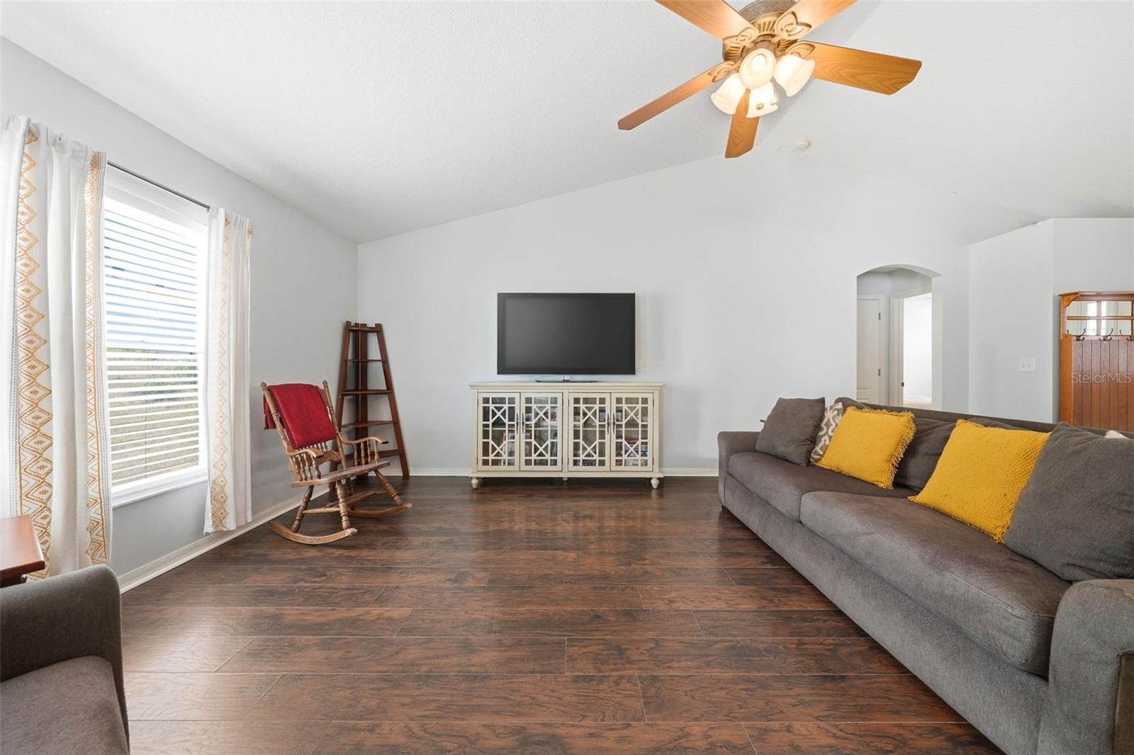 812 SHORE BREEZE WAY, MINNEOLA, FL, 34715