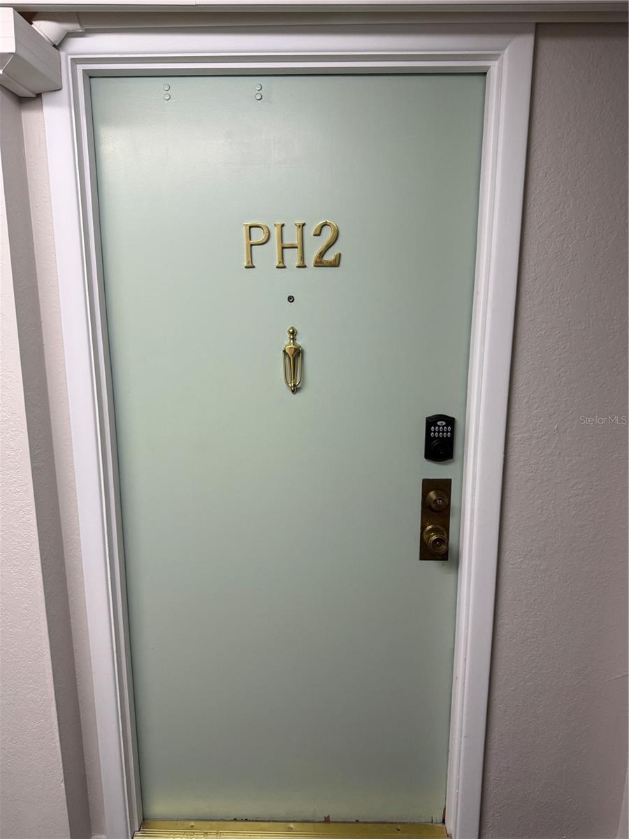 255 DOLPHIN PT #2, CLEARWATER BEACH, FL, 33767