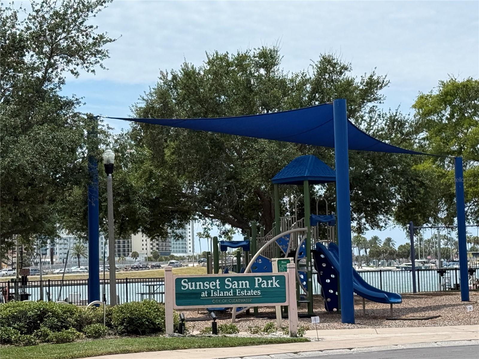 255 DOLPHIN PT #2, CLEARWATER BEACH, FL, 33767