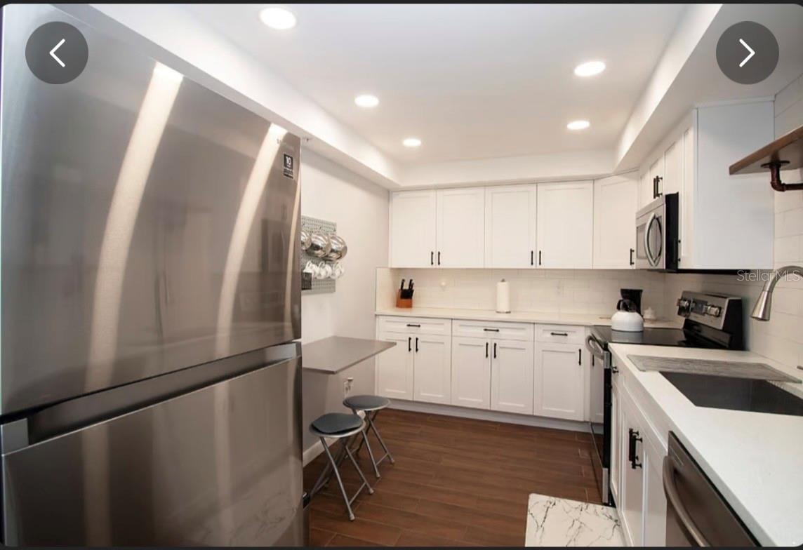 255 DOLPHIN PT #2, CLEARWATER BEACH, FL, 33767