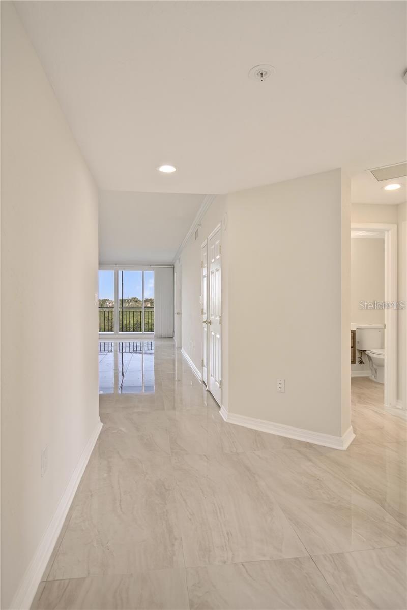 5430 EAGLES POINT CIR #202, SARASOTA, FL, 34231
