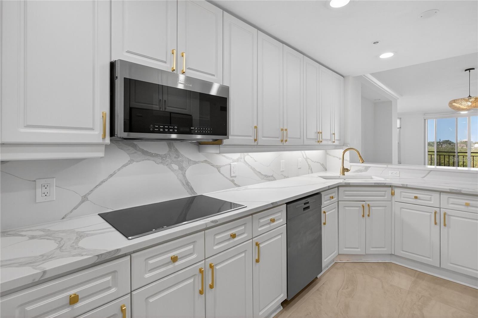 5430 EAGLES POINT CIR #202, SARASOTA, FL, 34231