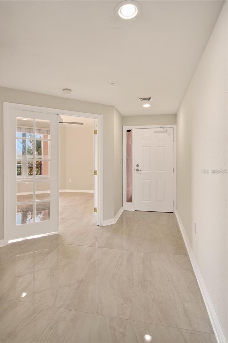 5430 EAGLES POINT CIR #202, SARASOTA, FL, 34231