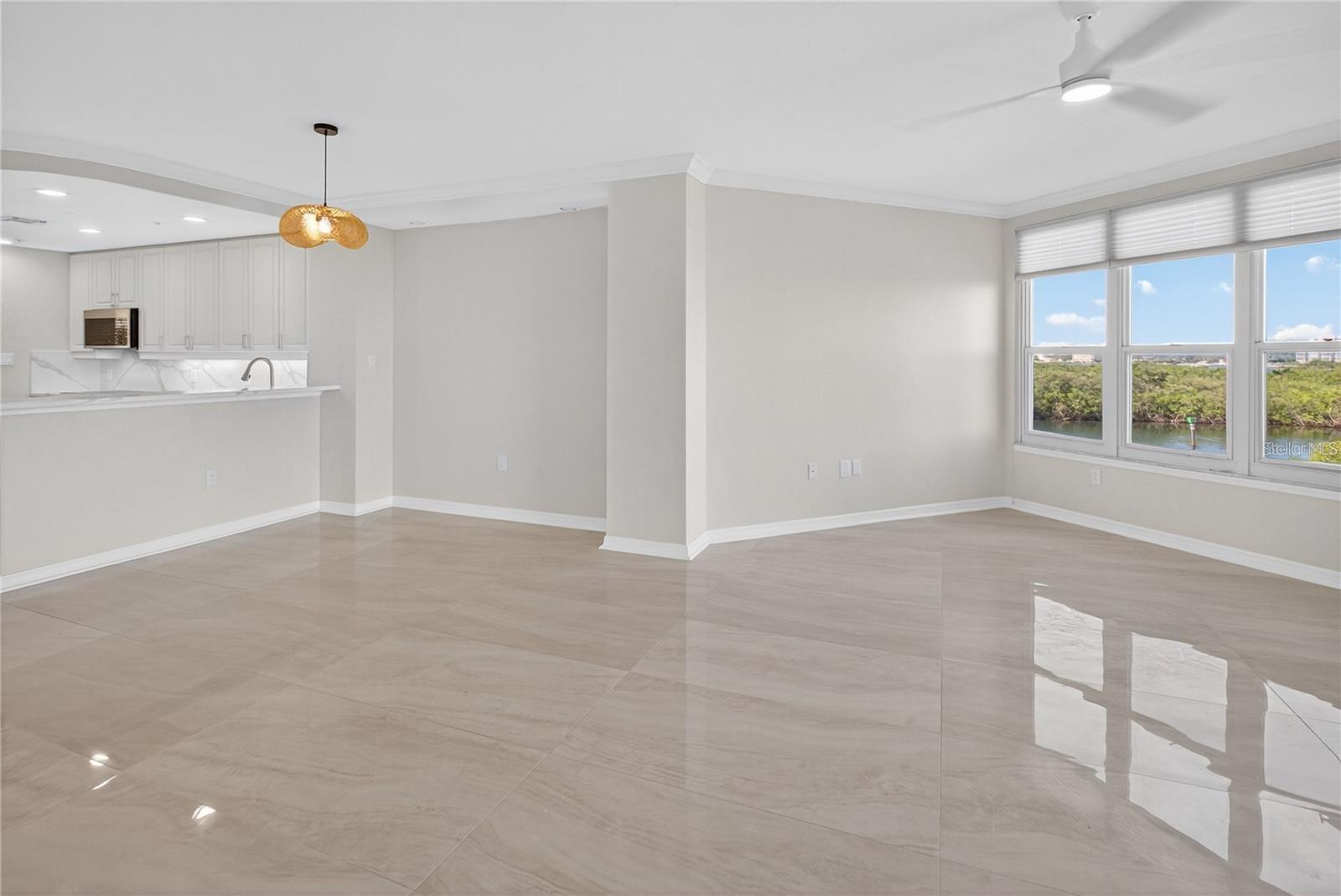 5430 EAGLES POINT CIR #202, SARASOTA, FL, 34231