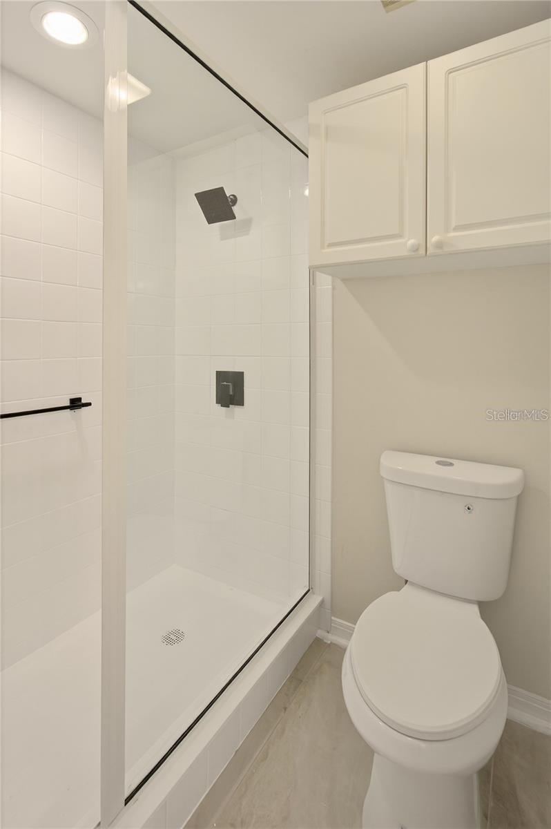5430 EAGLES POINT CIR #202, SARASOTA, FL, 34231