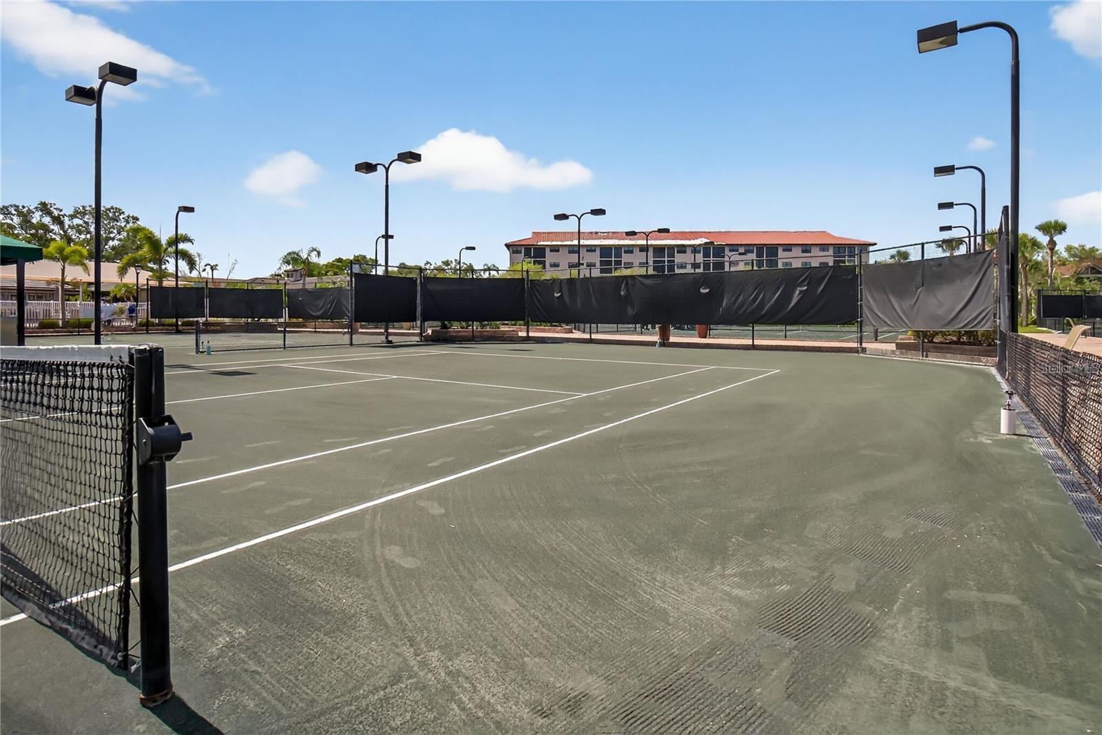 5430 EAGLES POINT CIR #202, SARASOTA, FL, 34231