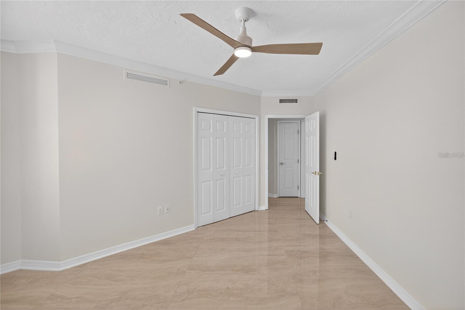 5430 EAGLES POINT CIR #202, SARASOTA, FL, 34231