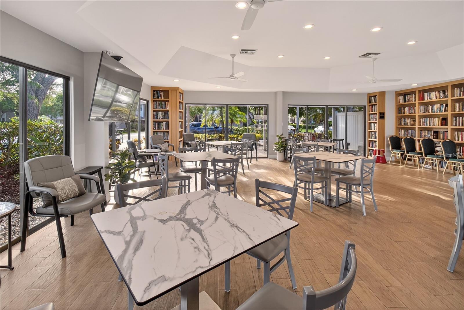 5430 EAGLES POINT CIR #202, SARASOTA, FL, 34231