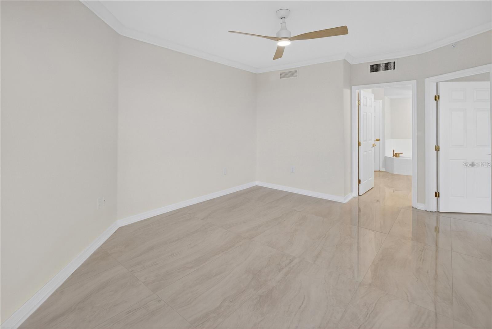 5430 EAGLES POINT CIR #202, SARASOTA, FL, 34231