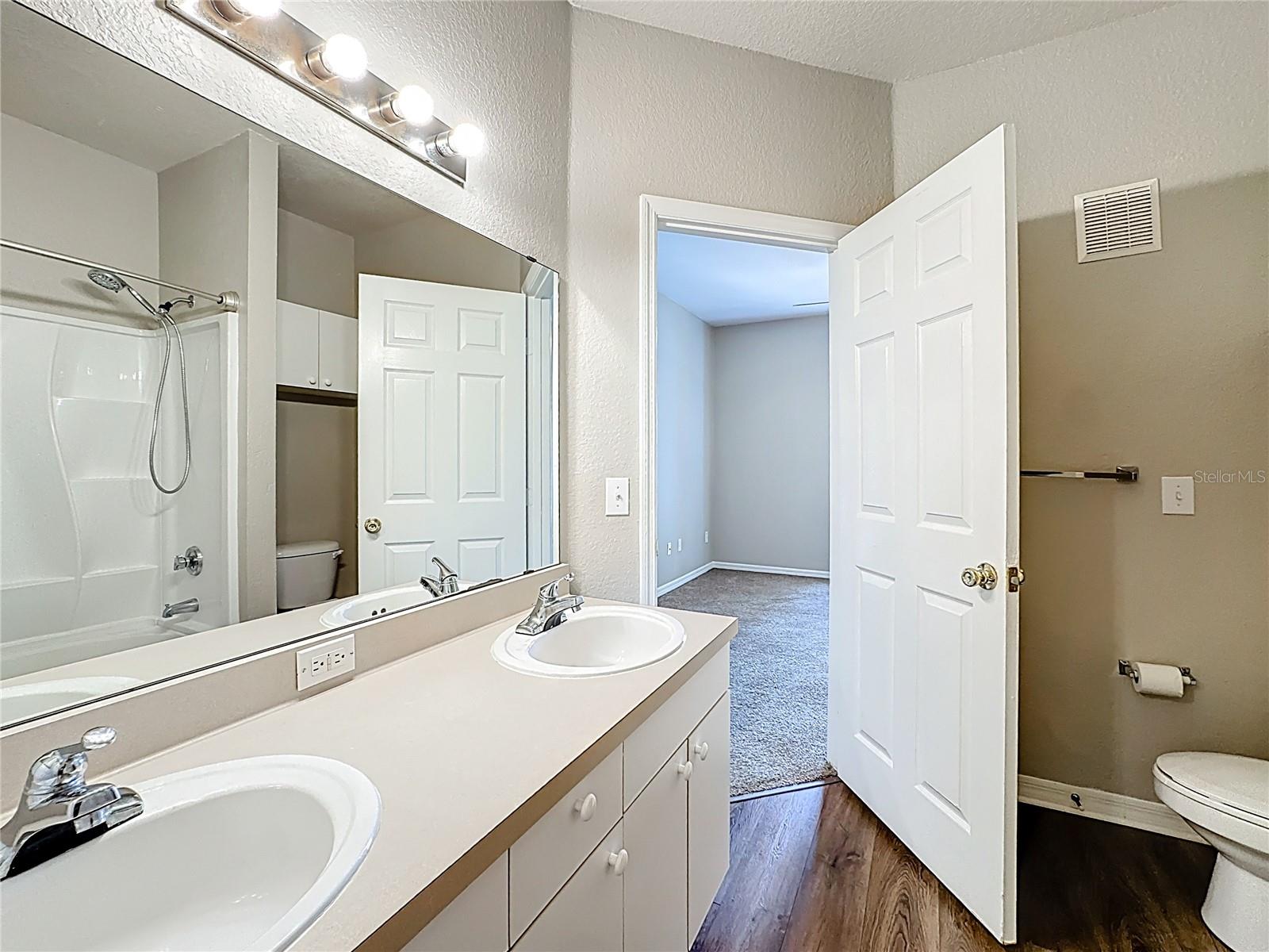 3593 CONROY RD #433, ORLANDO, FL, 32839
