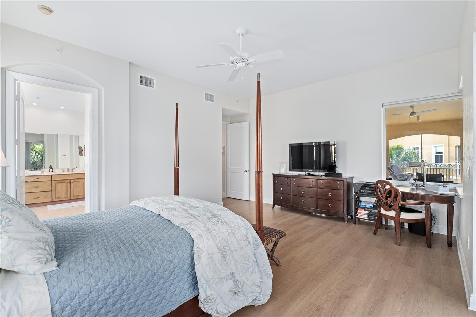 165 AVENUE DE LA MER #402, PALM COAST, FL, 32137
