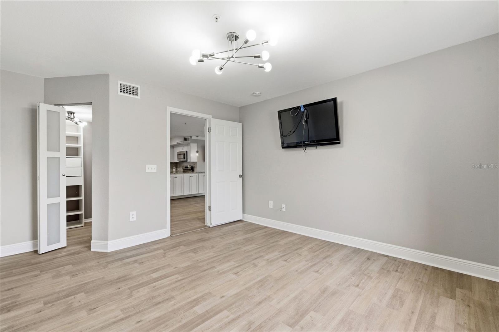 2400 FEATHER SOUND DR #1136, CLEARWATER, FL, 33762