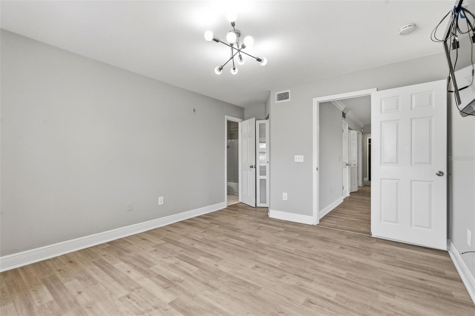 2400 FEATHER SOUND DR #1136, CLEARWATER, FL, 33762