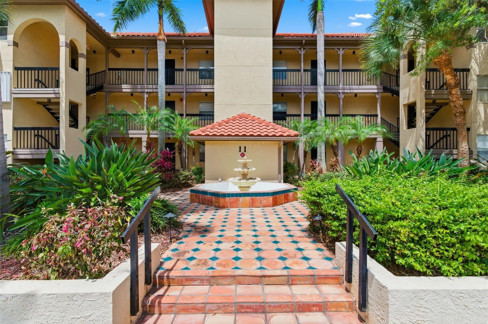 2400 FEATHER SOUND DR #1136, CLEARWATER, FL, 33762