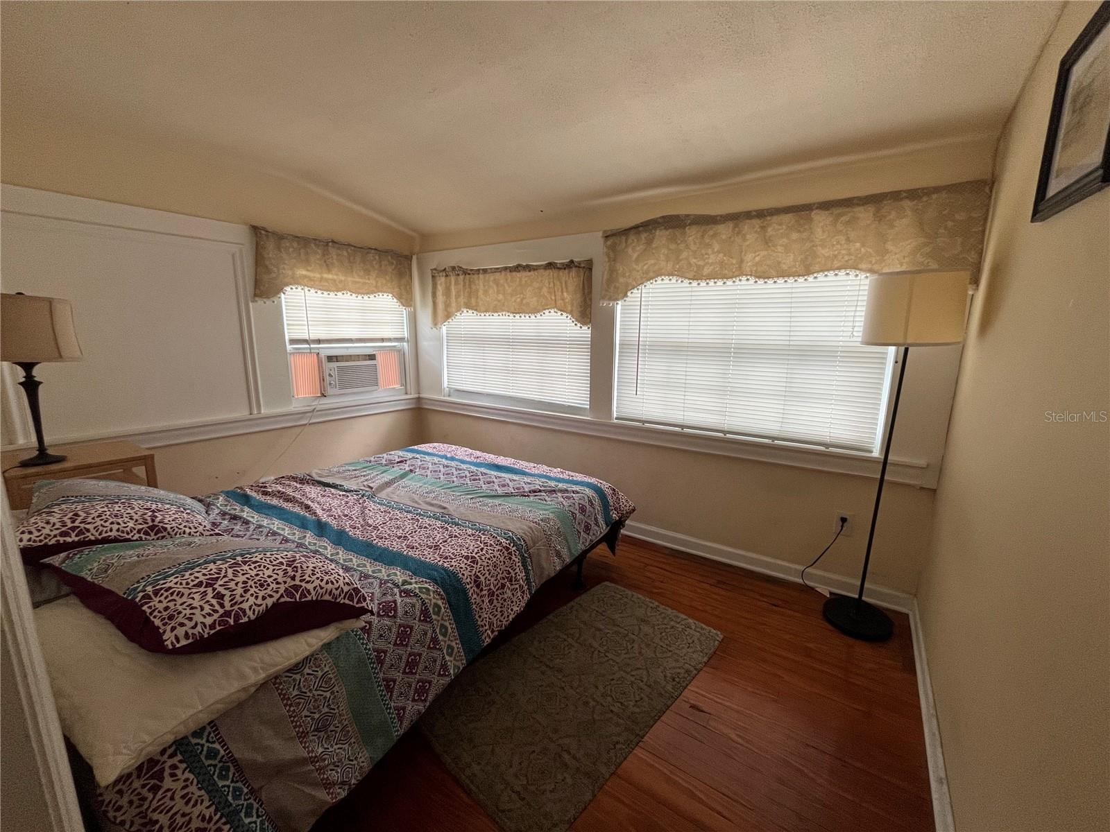 1412 36TH AVE N, ST PETERSBURG, FL, 33704