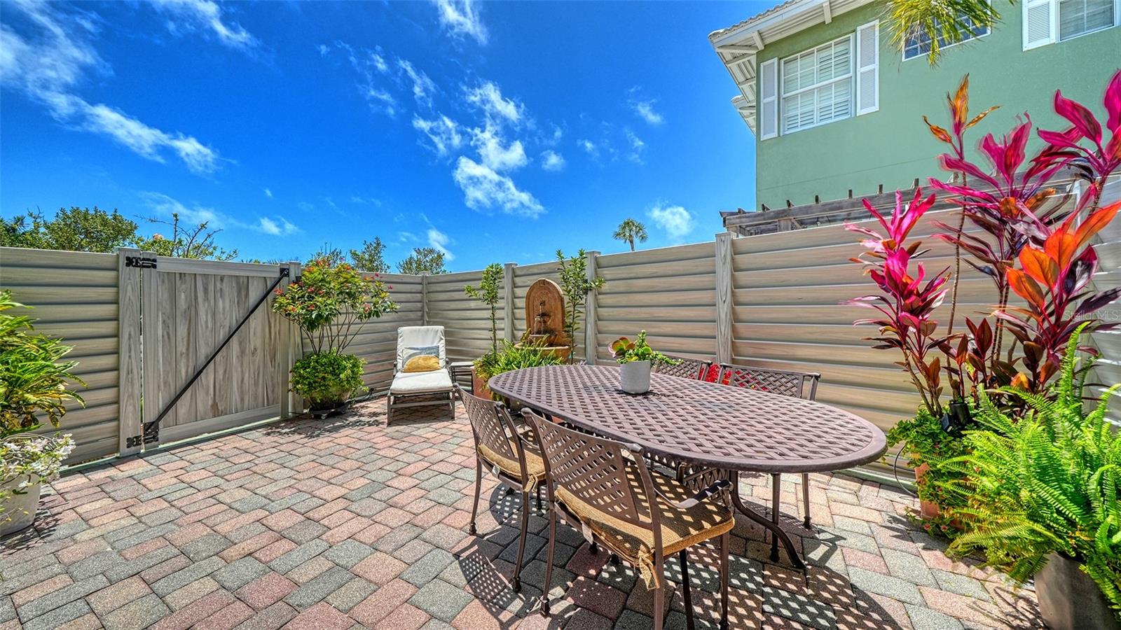 357 TIERRA MAR LN #5, SARASOTA, FL, 34242