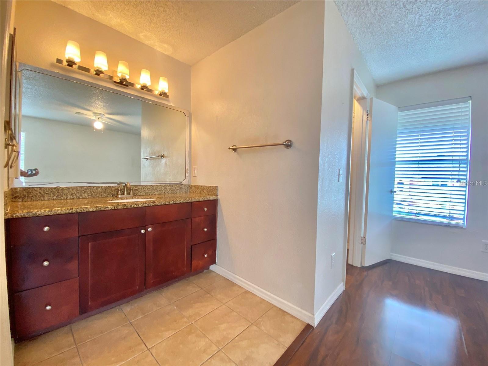 5144 CONROY RD #38, ORLANDO, FL, 32811