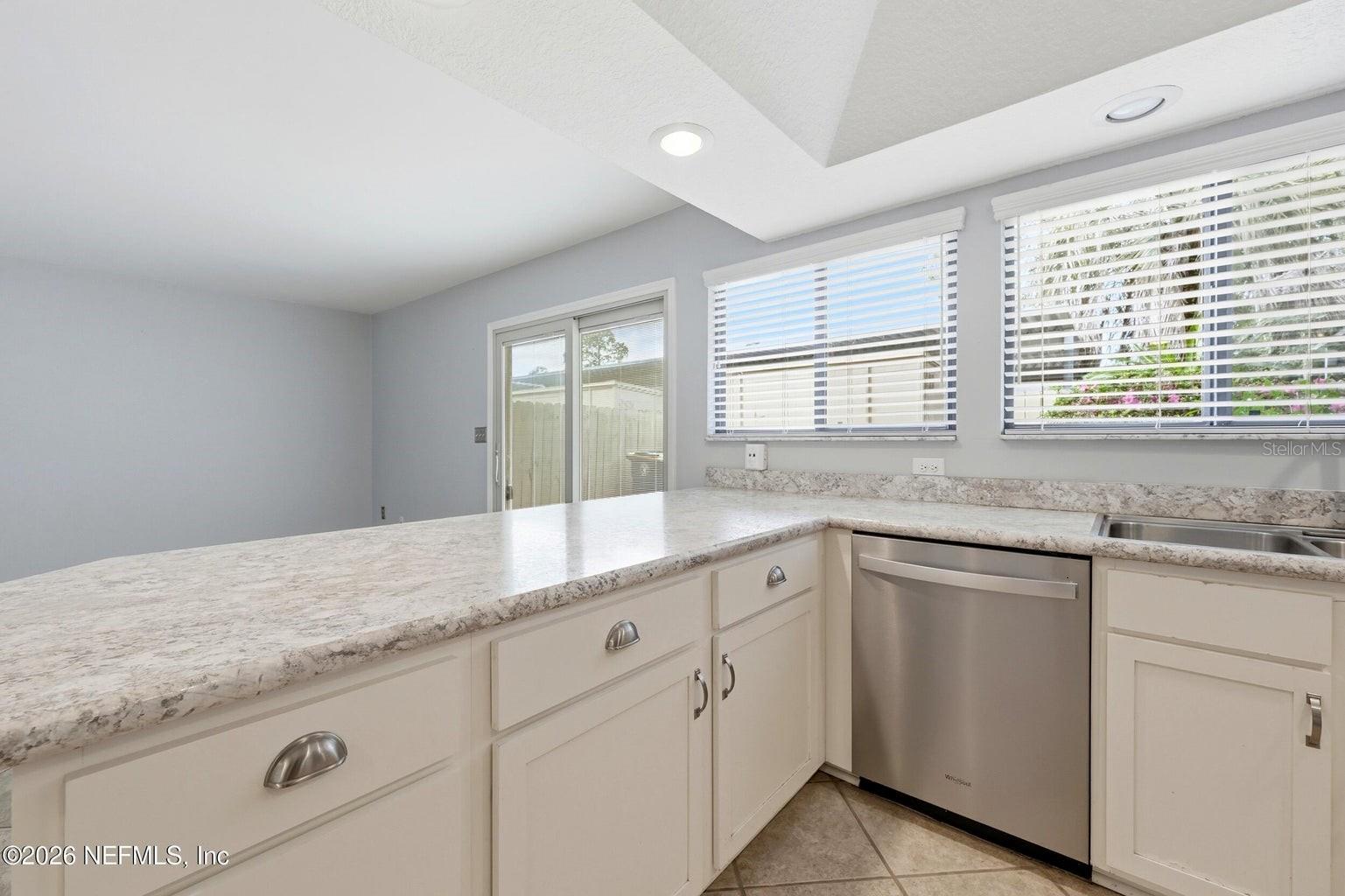 8153 SUTTON PL N, JACKSONVILLE, FL, 32217
