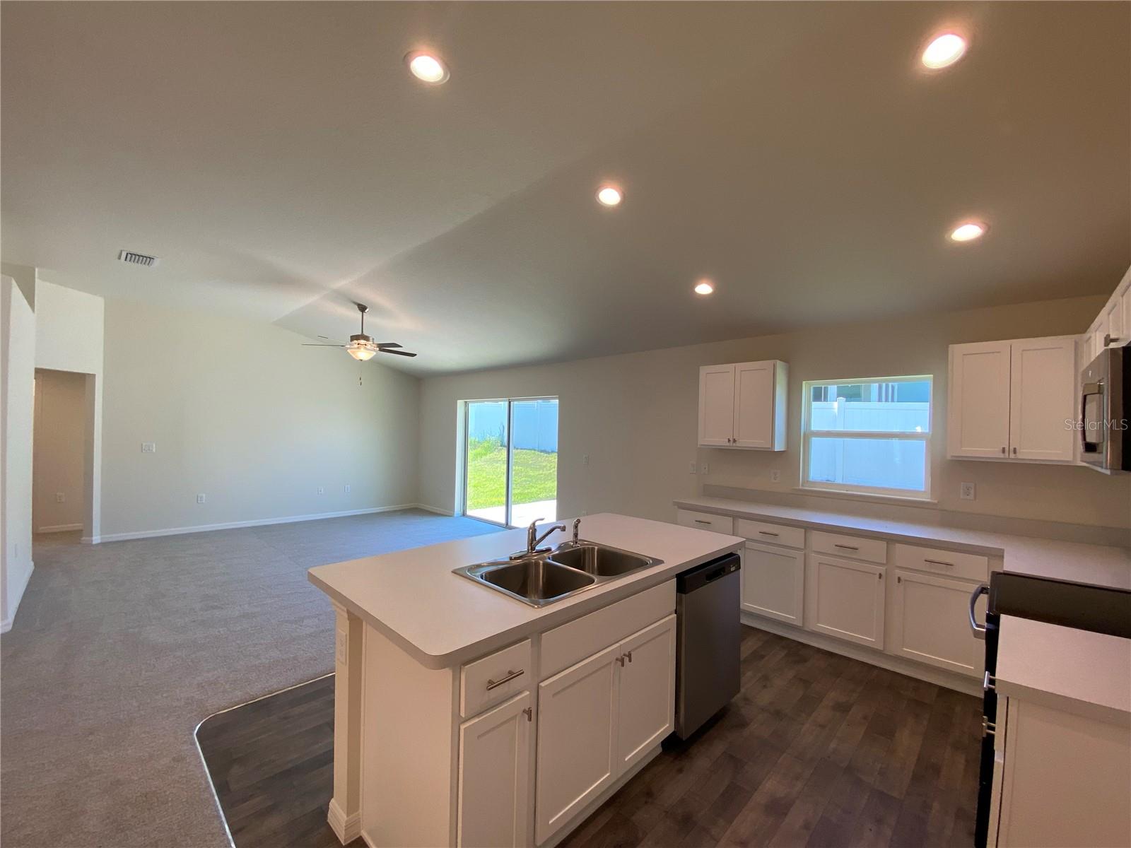 8190 N WAKEFIELD DR, CITRUS SPRINGS, FL, 34434