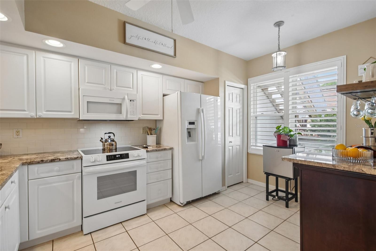 1440 WATER VIEW DR W #106, LARGO, FL, 33771