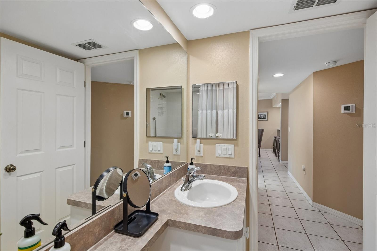 1440 WATER VIEW DR W #106, LARGO, FL, 33771