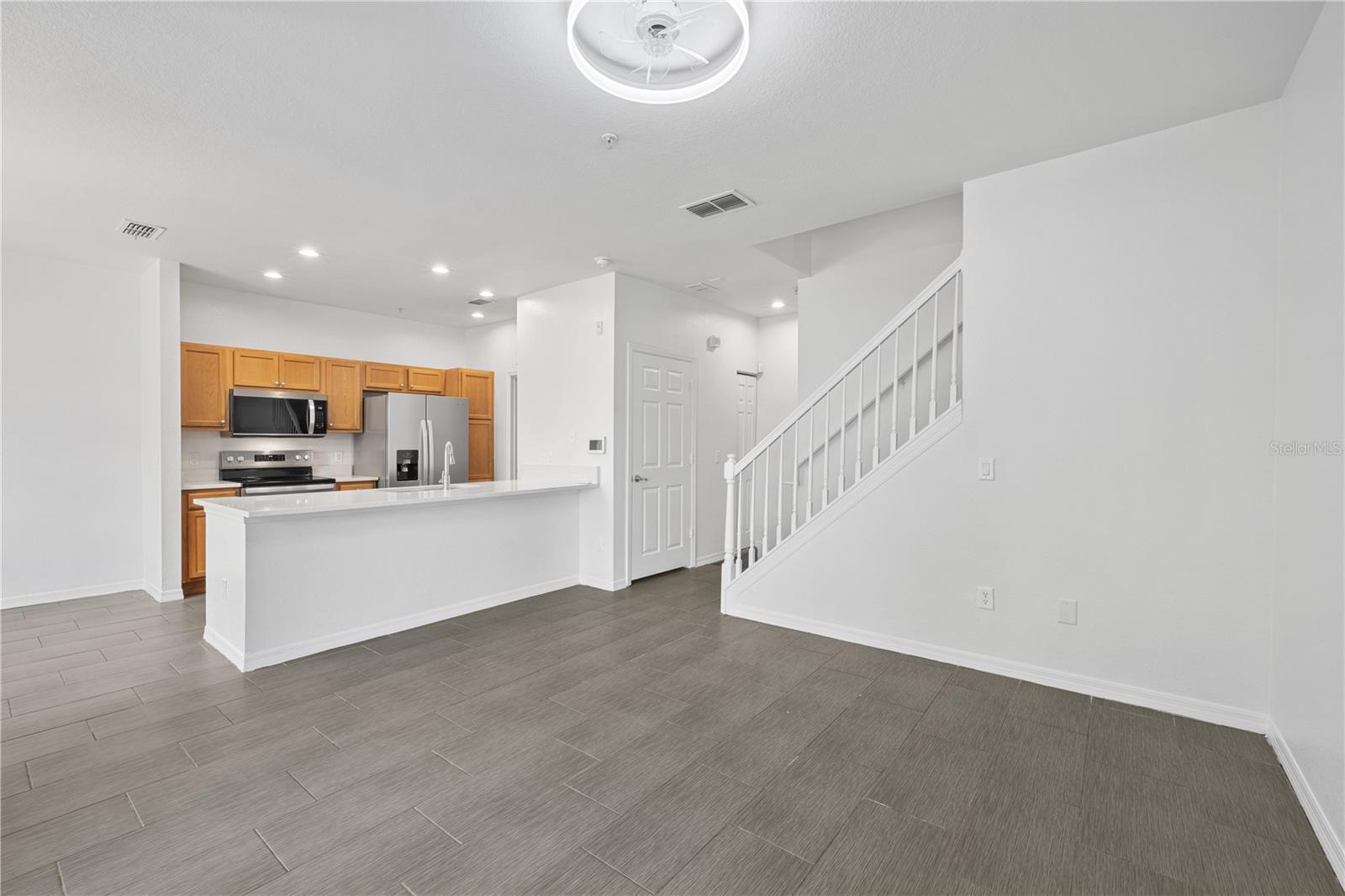 2442 GRAND CENTRAL PKWY #2, ORLANDO, FL, 32839