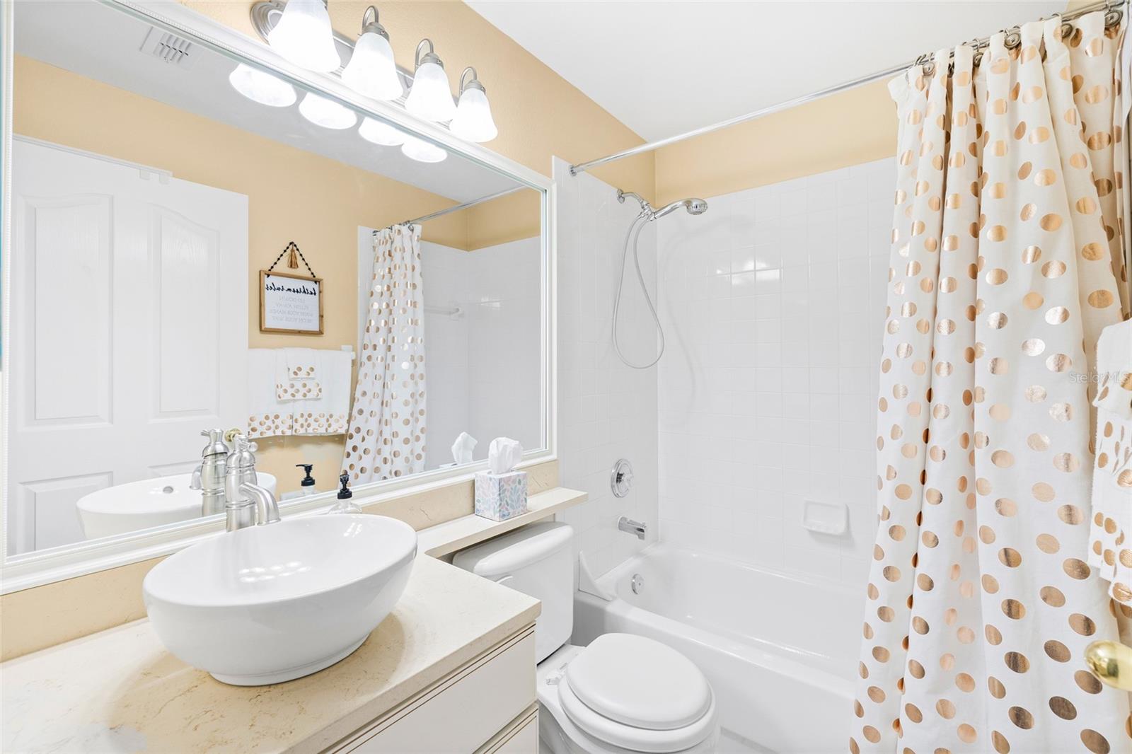 5606 PADDOCK TRAIL DR, TAMPA, FL, 33624