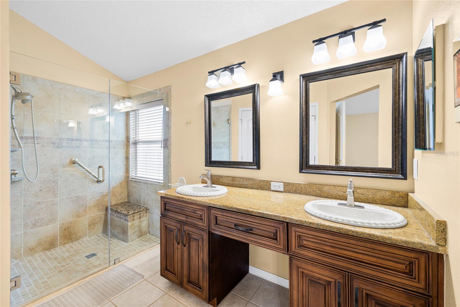 5606 PADDOCK TRAIL DR, TAMPA, FL, 33624
