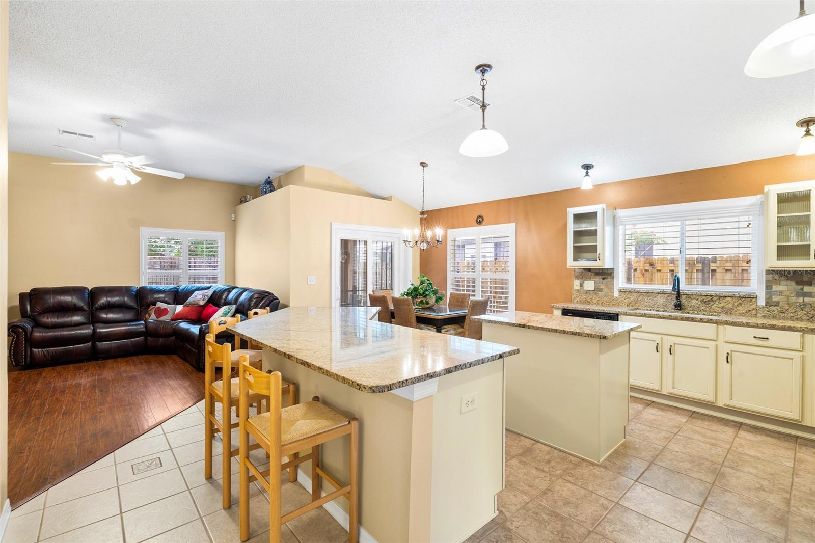 5606 PADDOCK TRAIL DR, TAMPA, FL, 33624