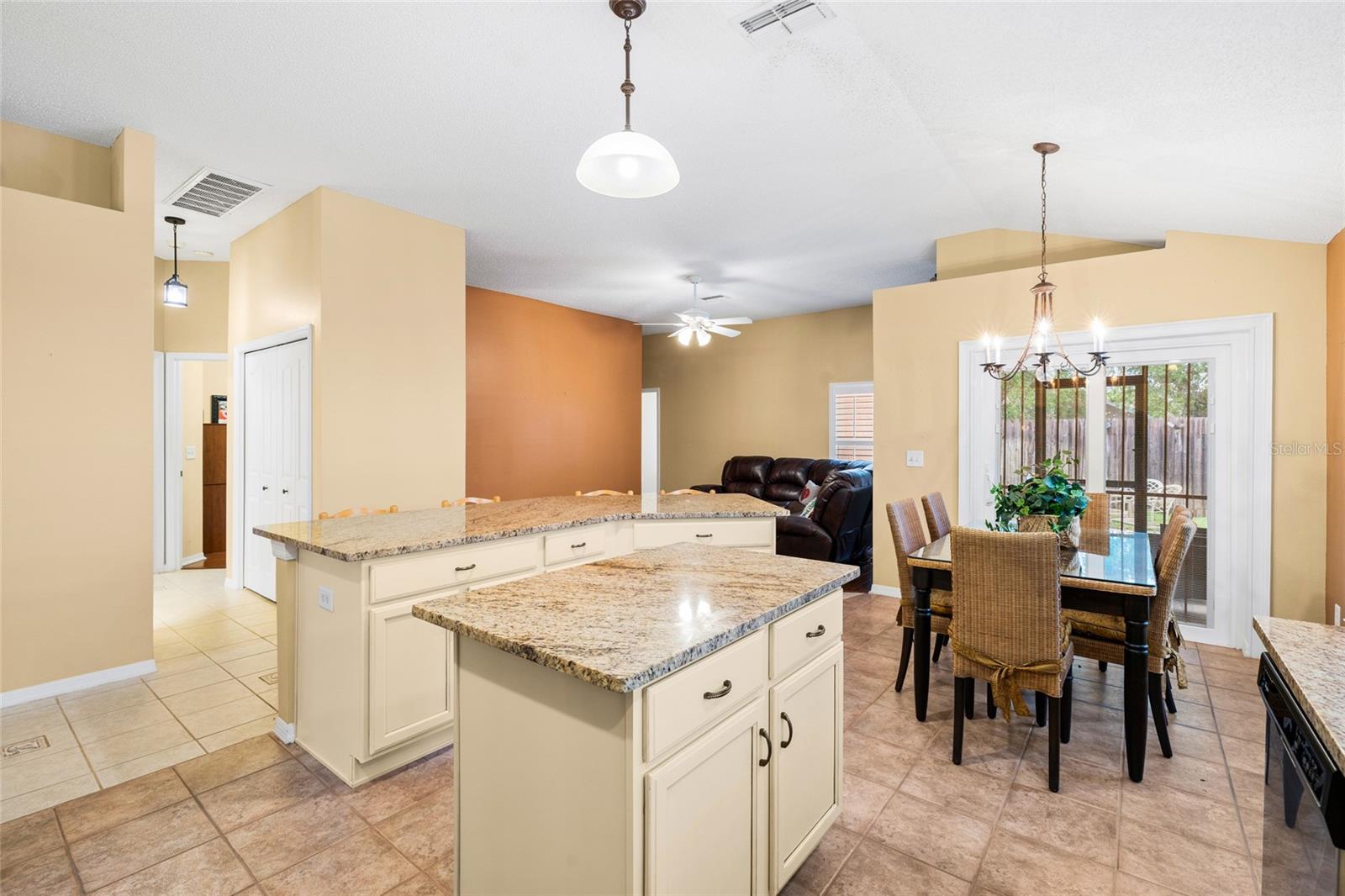 5606 PADDOCK TRAIL DR, TAMPA, FL, 33624