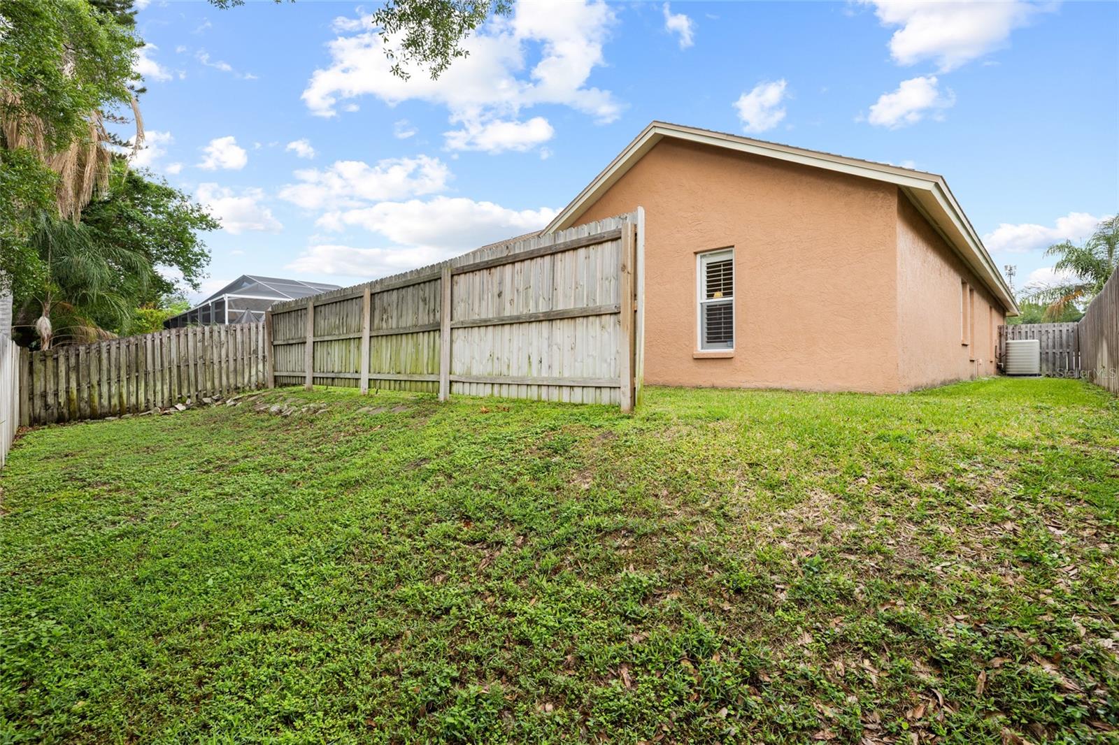 5606 PADDOCK TRAIL DR, TAMPA, FL, 33624