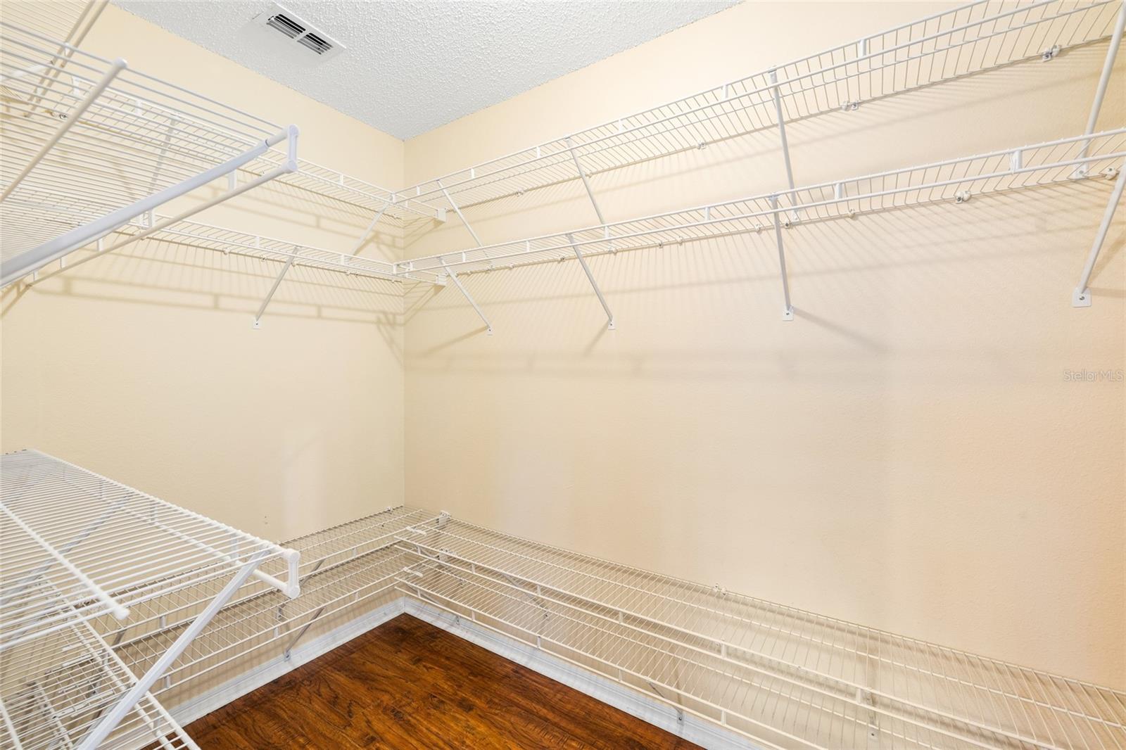 5606 PADDOCK TRAIL DR, TAMPA, FL, 33624